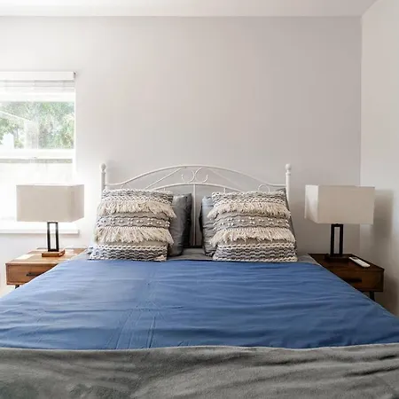 1 Palo Alto - Fully Furnished, Ac, Private, Parking & Laundry Apartment